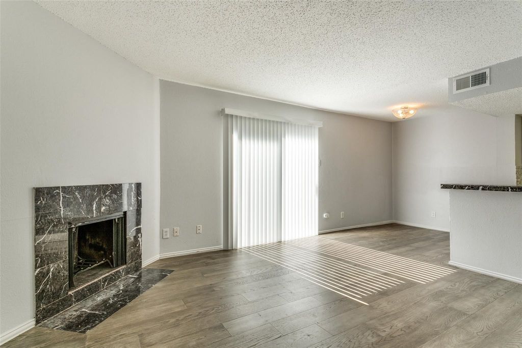 4044 Buena Vista Street 206, Dallas, TX 75204