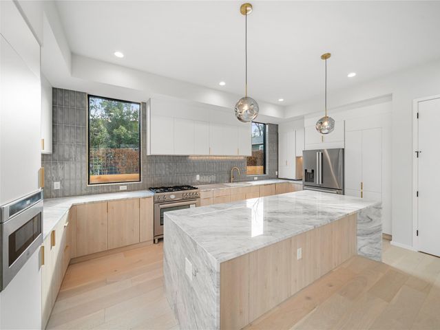 2107 Brackenridge ST 2, Austin, TX 78704