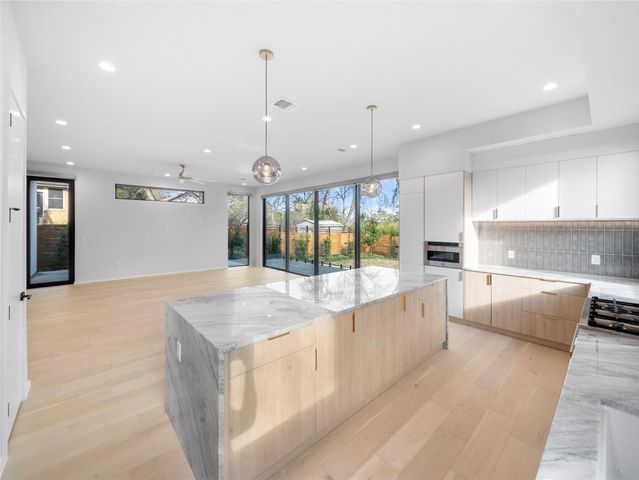 2107 Brackenridge ST 2, Austin, TX 78704