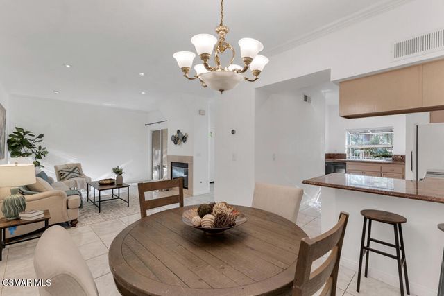 640 Indian Oak Lane 106, Oak Park, CA 91377