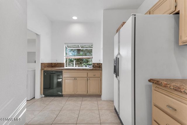 640 Indian Oak Lane 106, Oak Park, CA 91377