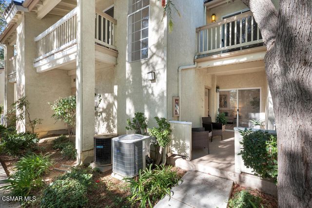 640 Indian Oak Lane 106, Oak Park, CA 91377