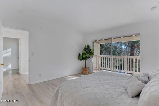 640 Indian Oak Lane 106, Oak Park, CA 91377