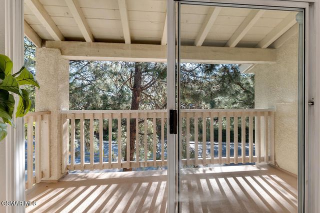 640 Indian Oak Lane 106, Oak Park, CA 91377