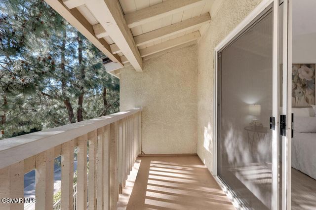 640 Indian Oak Lane 106, Oak Park, CA 91377