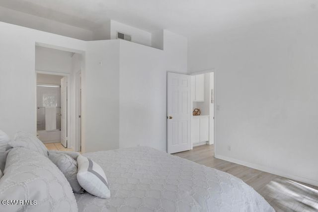 640 Indian Oak Lane 106, Oak Park, CA 91377