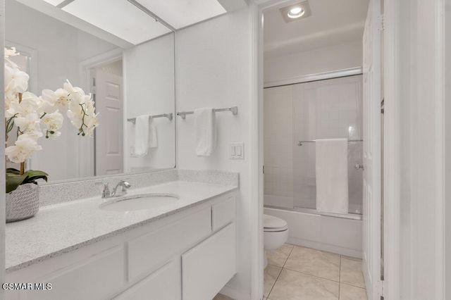 640 Indian Oak Lane 106, Oak Park, CA 91377