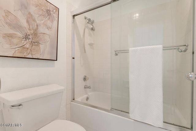 640 Indian Oak Lane 106, Oak Park, CA 91377