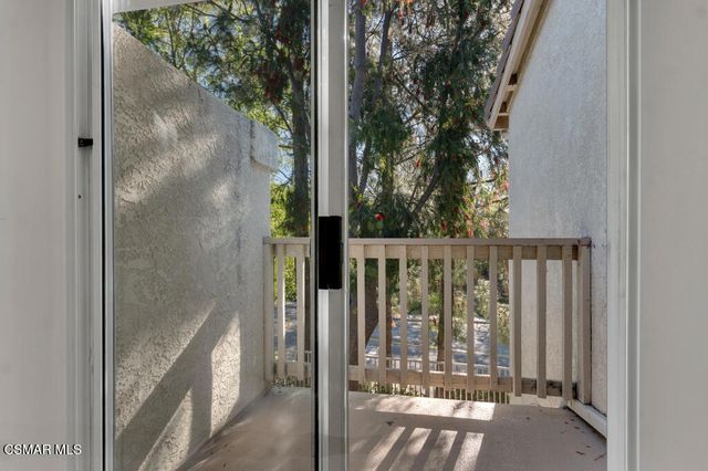 640 Indian Oak Lane 106, Oak Park, CA 91377