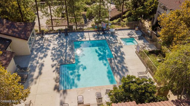 640 Indian Oak Lane 106, Oak Park, CA 91377