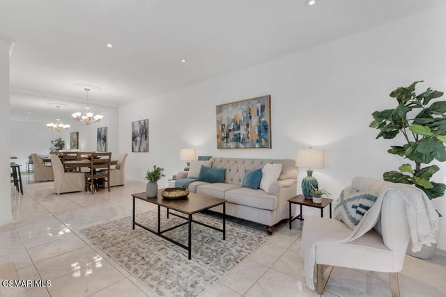 640 Indian Oak Lane 106, Oak Park, CA 91377