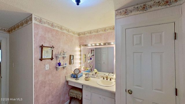 904 Hidden Drive, New Bern, NC 28562