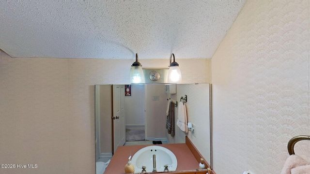 904 Hidden Drive, New Bern, NC 28562