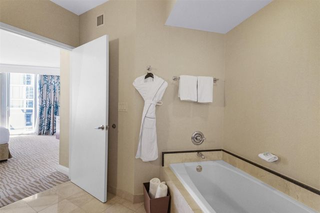 18001 Collins Avenue 2614, Sunny Isles Beach, FL 33160