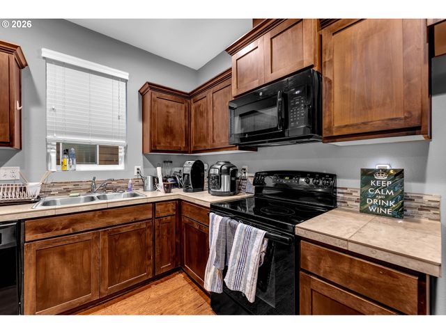 308 Ne NEWHOUSE Rd, Vancouver, WA 98663