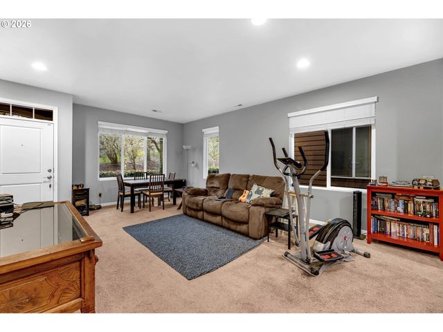 308 Ne NEWHOUSE Rd, Vancouver, WA 98663