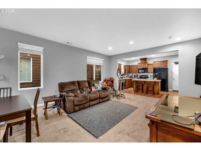 308 Ne NEWHOUSE Rd, Vancouver, WA 98663