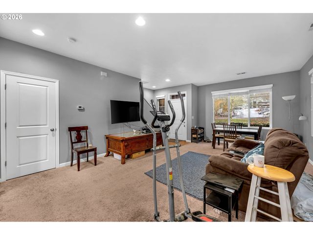 308 Ne NEWHOUSE Rd, Vancouver, WA 98663