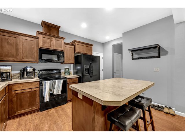 308 Ne NEWHOUSE Rd, Vancouver, WA 98663