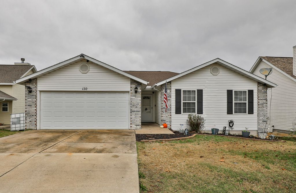 130 Pickett Ridge Court, Kirbyville, MO 65679