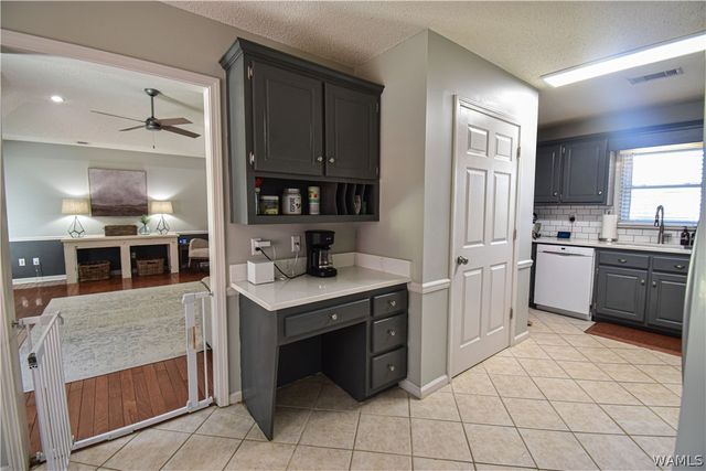 6127 Hibiscus, Northport, AL 35473