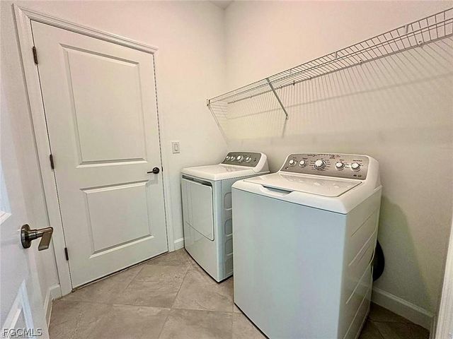 9083 Leatherwood LOOP, Lehigh Acres, FL 33936