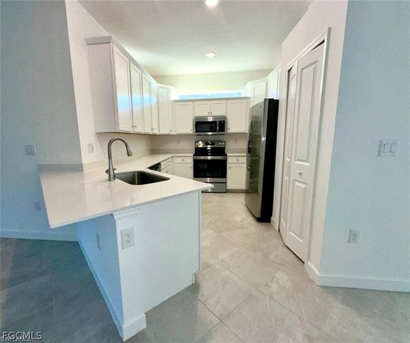 9083 Leatherwood LOOP, Lehigh Acres, FL 33936