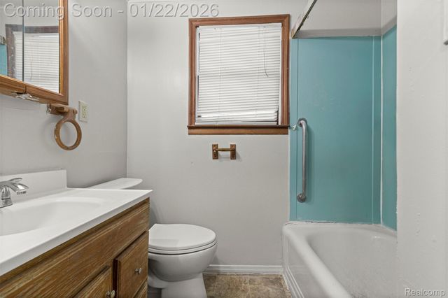 5903 N Silvery Lane, Dearborn Heights, MI 48127