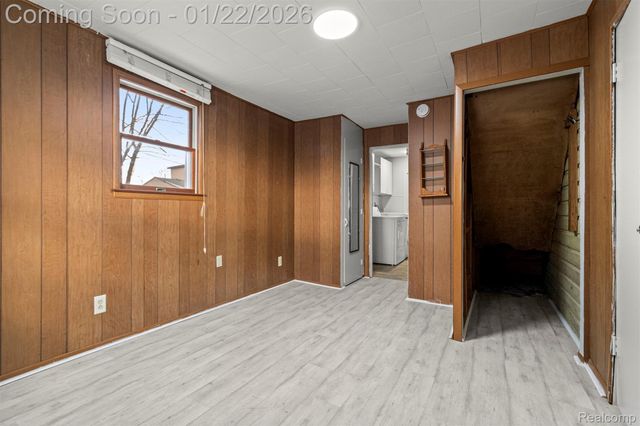 5903 N Silvery Lane, Dearborn Heights, MI 48127