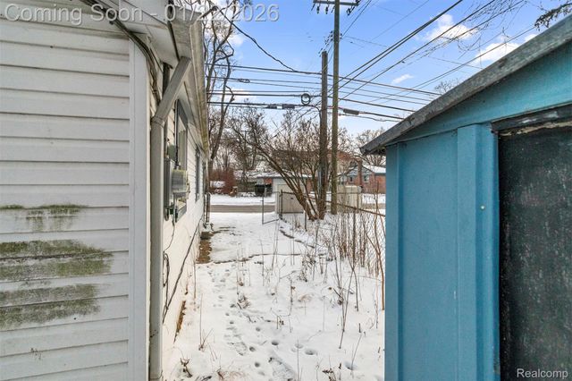 5903 N Silvery Lane, Dearborn Heights, MI 48127