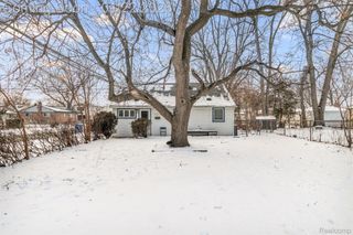 5903 N Silvery Lane, Dearborn Heights, MI 48127