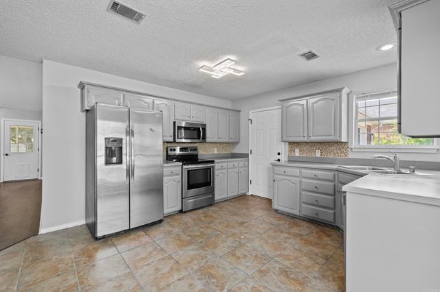 2125 Maplewood Drive, Conway, AR 72032
