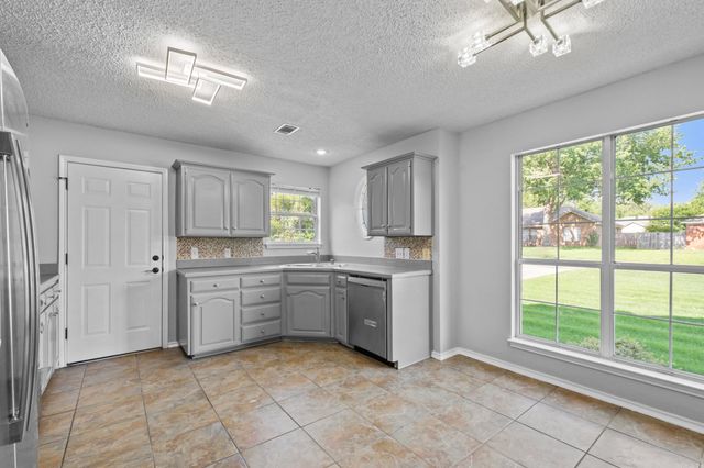 2125 Maplewood Drive, Conway, AR 72032