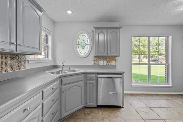 2125 Maplewood Drive, Conway, AR 72032