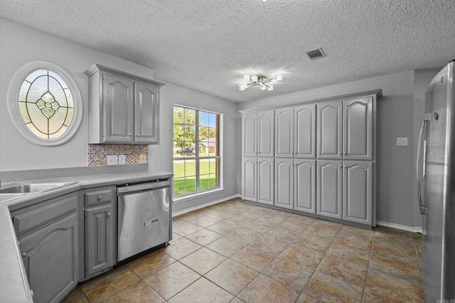 2125 Maplewood Drive, Conway, AR 72032