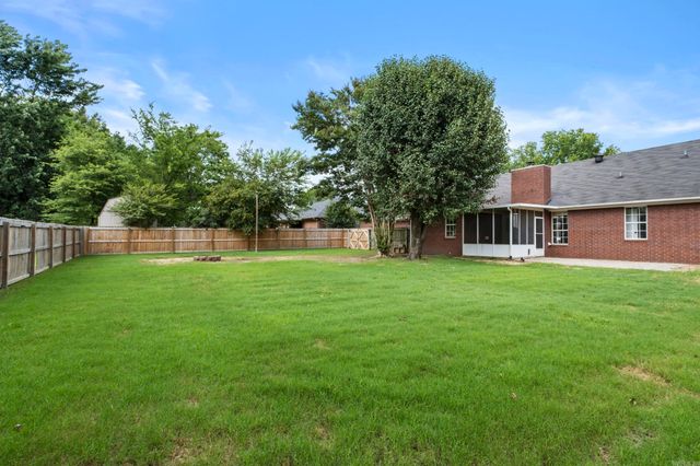 2125 Maplewood Drive, Conway, AR 72032