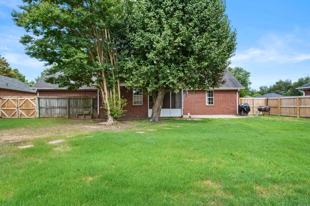 2125 Maplewood Drive, Conway, AR 72032