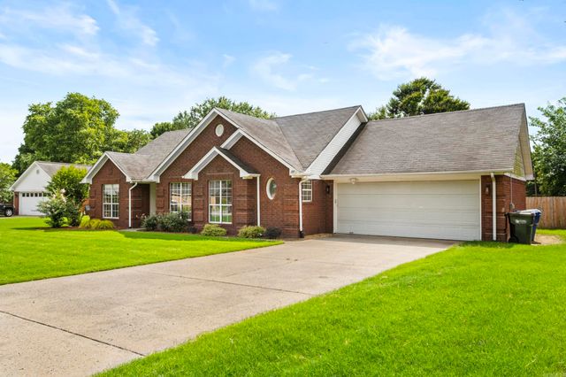 2125 Maplewood Drive, Conway, AR 72032
