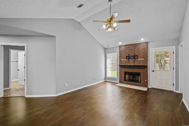 2125 Maplewood Drive, Conway, AR 72032