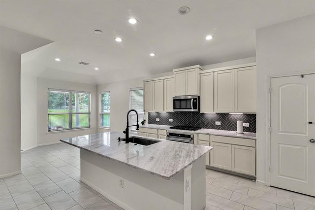 113 Whelan Lane, New Waverly, TX 77358