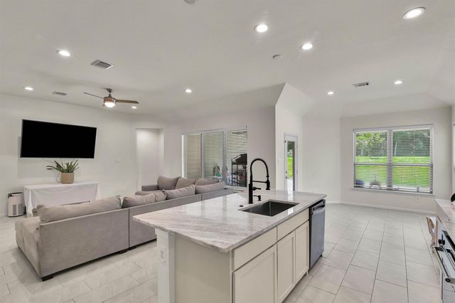 113 Whelan Lane, New Waverly, TX 77358