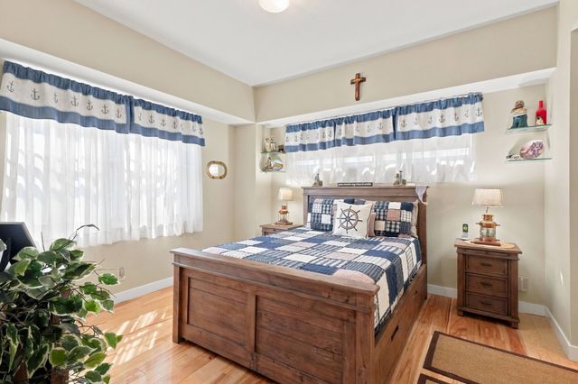 550 Pleasant St 201, Winthrop, MA 02152