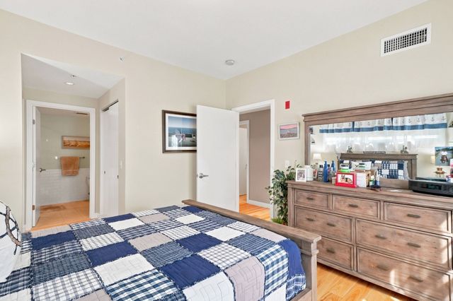 550 Pleasant St 201, Winthrop, MA 02152