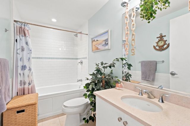 550 Pleasant St 201, Winthrop, MA 02152