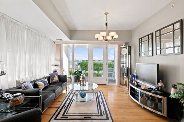 550 Pleasant St 201, Winthrop, MA 02152