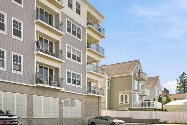 550 Pleasant St 201, Winthrop, MA 02152