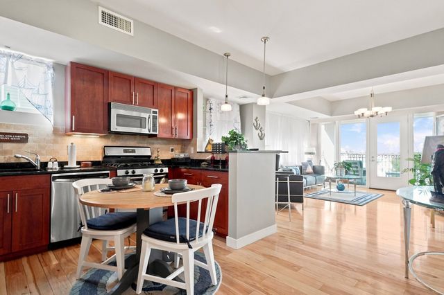 550 Pleasant St 201, Winthrop, MA 02152