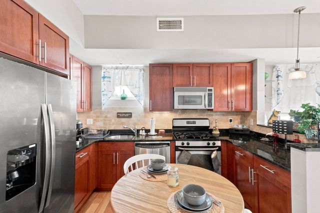 550 Pleasant St 201, Winthrop, MA 02152