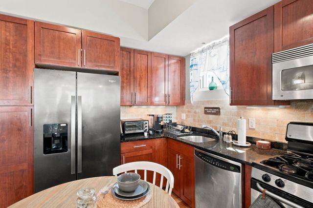 550 Pleasant St 201, Winthrop, MA 02152
