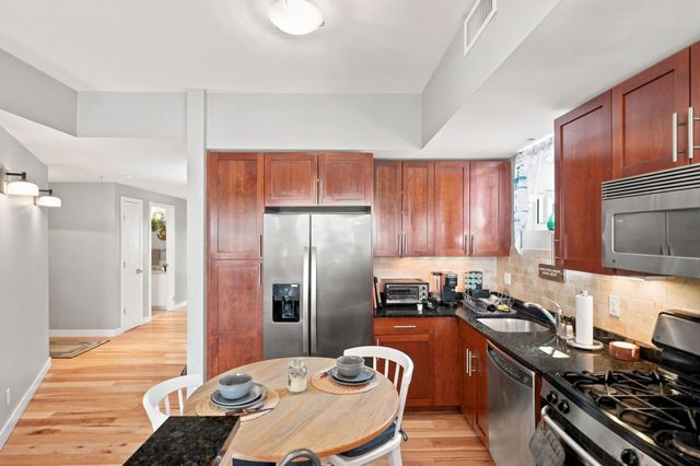 550 Pleasant St 201, Winthrop, MA 02152
